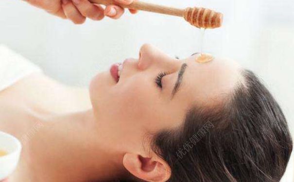 蜂蜜美容護(hù)膚小竅門(mén)（蜂蜜美容護(hù)膚的正確方法）
